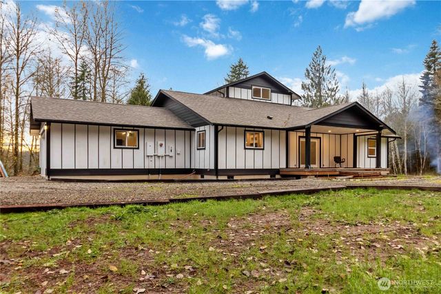 241 Oxbow Lake Ln, Toledo, WA 98591