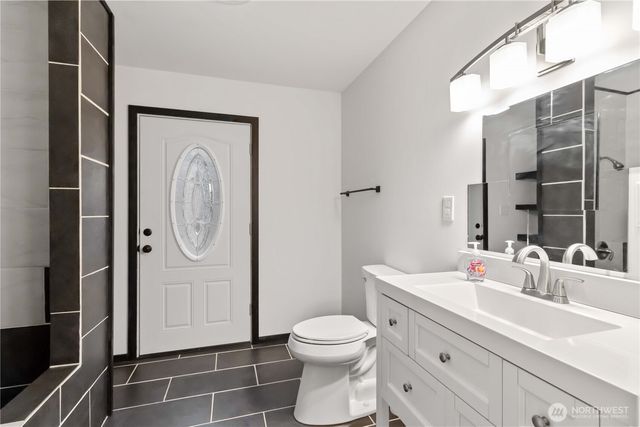 241 Oxbow Lake Ln, Toledo, WA 98591