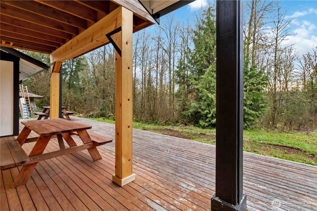 241 Oxbow Lake Ln, Toledo, WA 98591