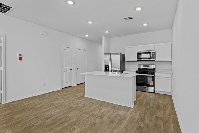 181 B HARRISON XING, Uhland, TX 78640