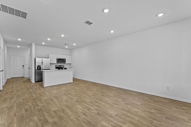 181 B HARRISON XING, Uhland, TX 78640