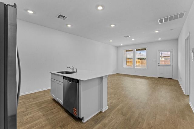 181 B HARRISON XING, Uhland, TX 78640