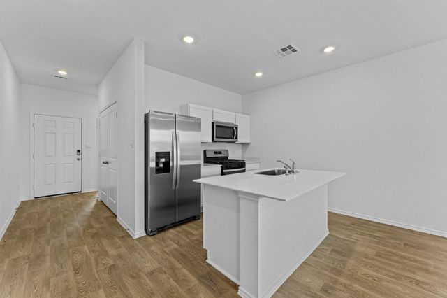 181 B HARRISON XING, Uhland, TX 78640