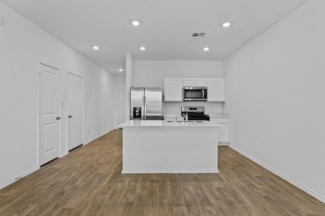 181 B HARRISON XING, Uhland, TX 78640