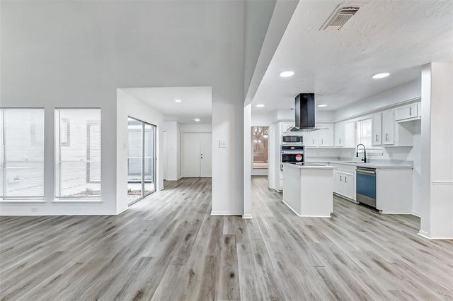 22914 Squirrel Tree Street Street, Spring, TX 77389