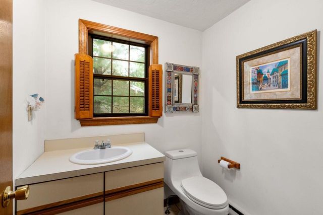 195 Falmouth Road APT 10A, Mashpee, MA 02649