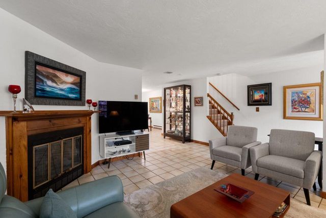 195 Falmouth Road APT 10A, Mashpee, MA 02649