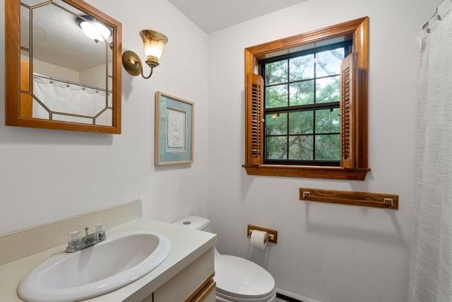 195 Falmouth Road APT 10A, Mashpee, MA 02649