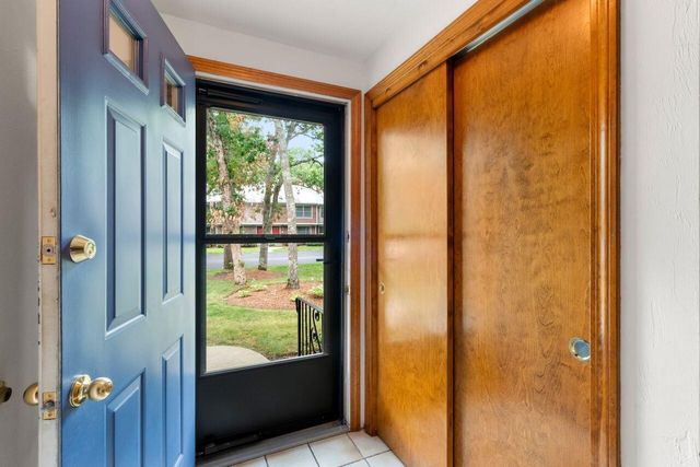 195 Falmouth Road APT 10A, Mashpee, MA 02649