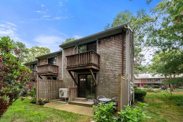 195 Falmouth Road APT 10A, Mashpee, MA 02649