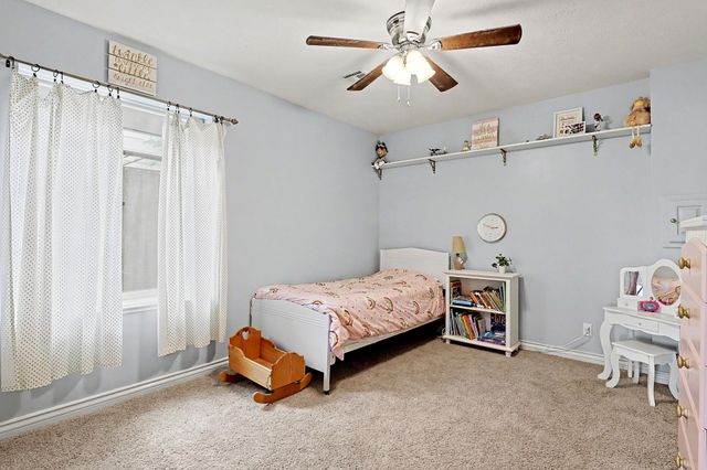 150 S Blue Bells Ct, Garden Plain, KS 67050