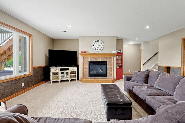 150 S Blue Bells Ct, Garden Plain, KS 67050