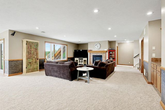 150 S Blue Bells Ct, Garden Plain, KS 67050