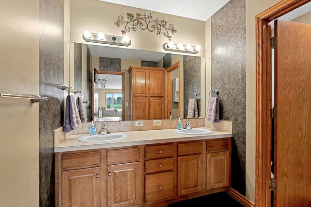 150 S Blue Bells Ct, Garden Plain, KS 67050