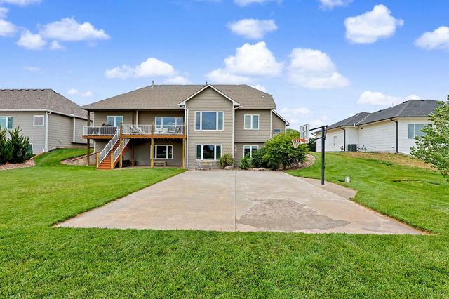 150 S Blue Bells Ct, Garden Plain, KS 67050