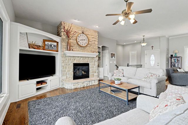 150 S Blue Bells Ct, Garden Plain, KS 67050
