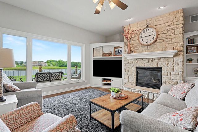 150 S Blue Bells Ct, Garden Plain, KS 67050