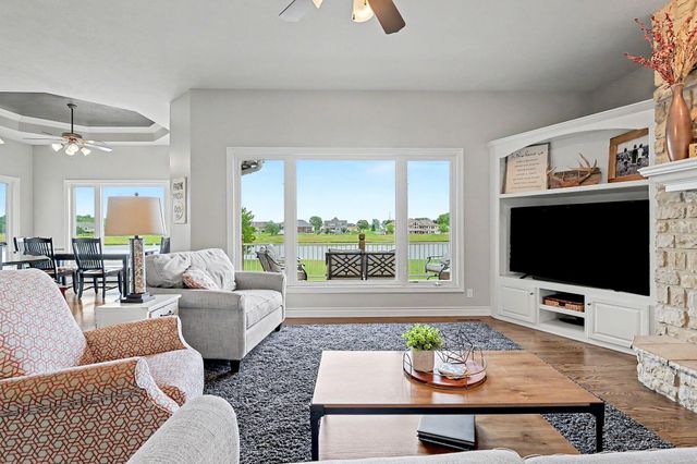 150 S Blue Bells Ct, Garden Plain, KS 67050