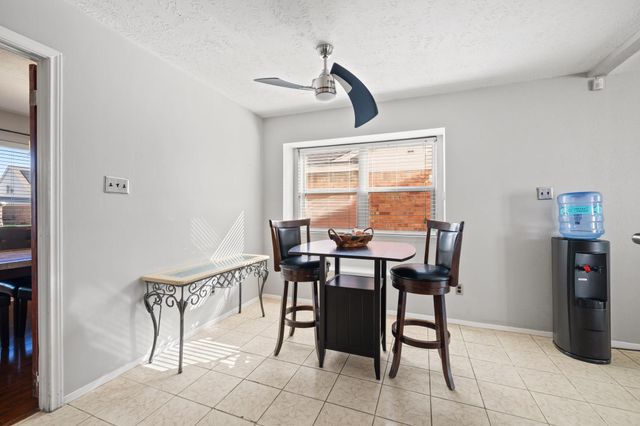 2785 Pinewood Drive, League City, TX 77573