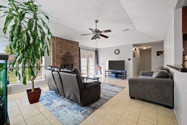 2785 Pinewood Drive, League City, TX 77573