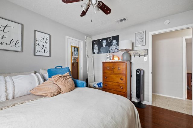 2785 Pinewood Drive, League City, TX 77573