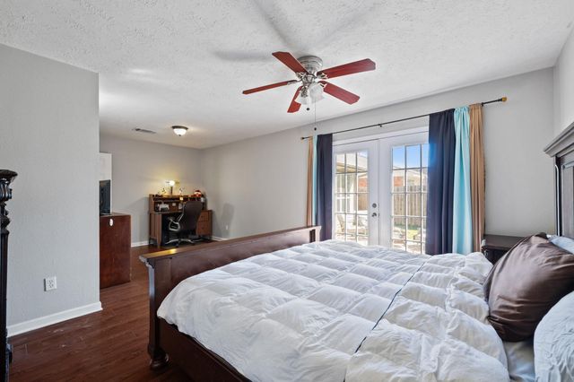 2785 Pinewood Drive, League City, TX 77573