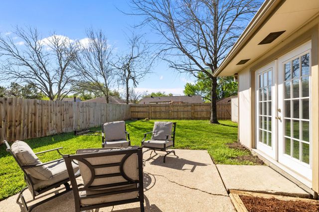 2785 Pinewood Drive, League City, TX 77573