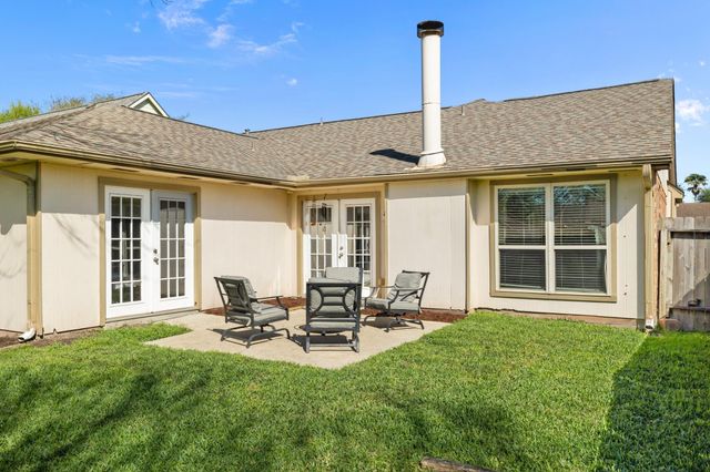 2785 Pinewood Drive, League City, TX 77573