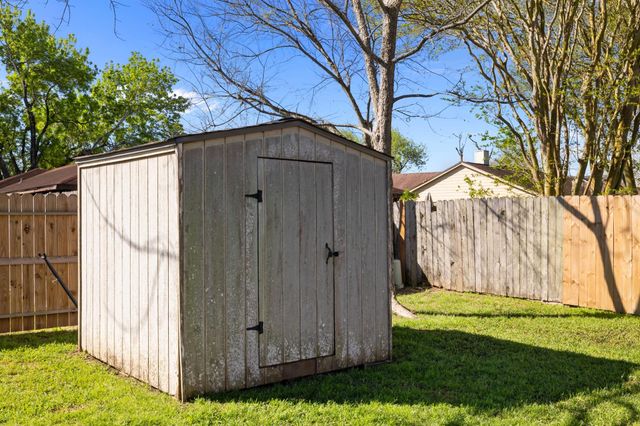 2785 Pinewood Drive, League City, TX 77573