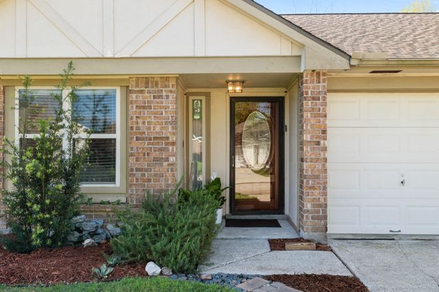 2785 Pinewood Drive, League City, TX 77573