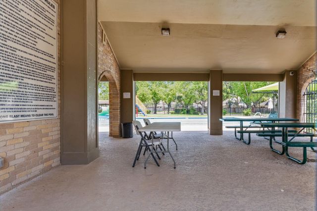 2785 Pinewood Drive, League City, TX 77573