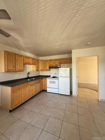 4120 Estrella Ave 14, San Diego, CA 92105
