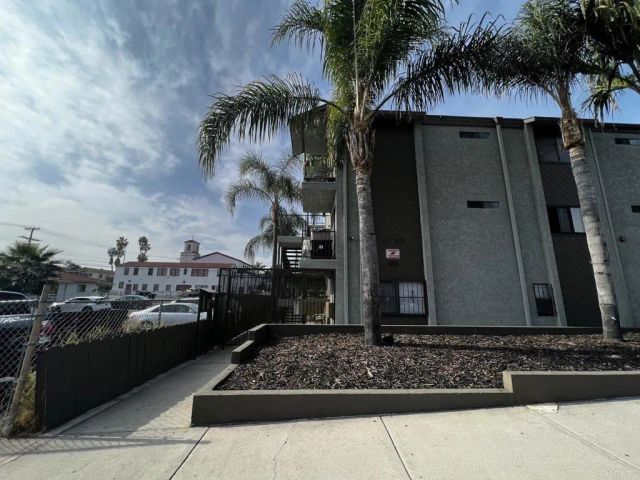 4120 Estrella Ave 14, San Diego, CA 92105
