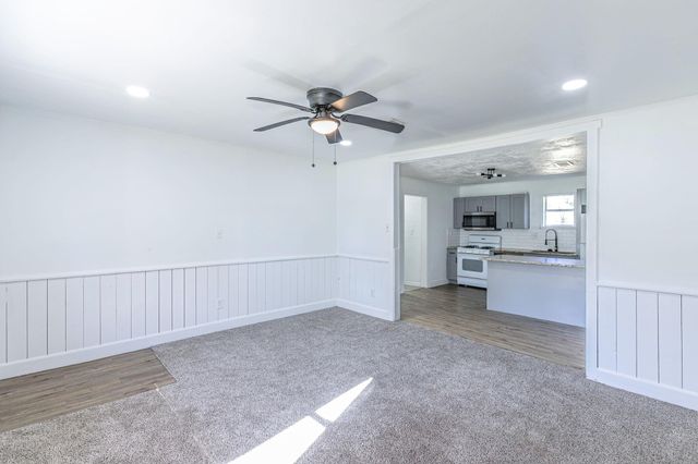 301 E Dumble Street, Alvin, TX 77511