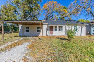 301 E Dumble Street, Alvin, TX 77511