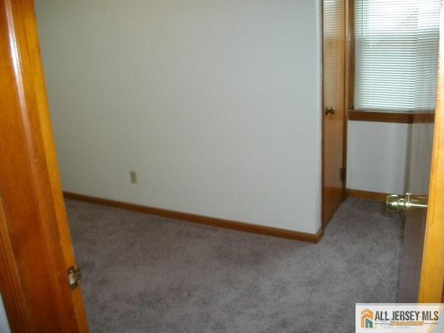 6 Linwood Place, North Brunswick, NJ 08902