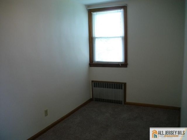 6 Linwood Place, North Brunswick, NJ 08902