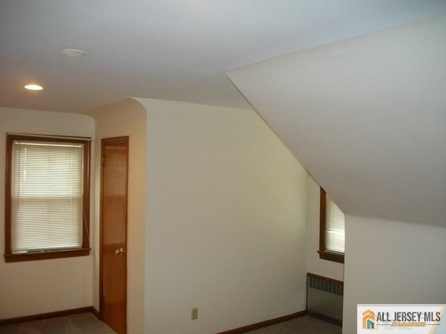 6 Linwood Place, North Brunswick, NJ 08902