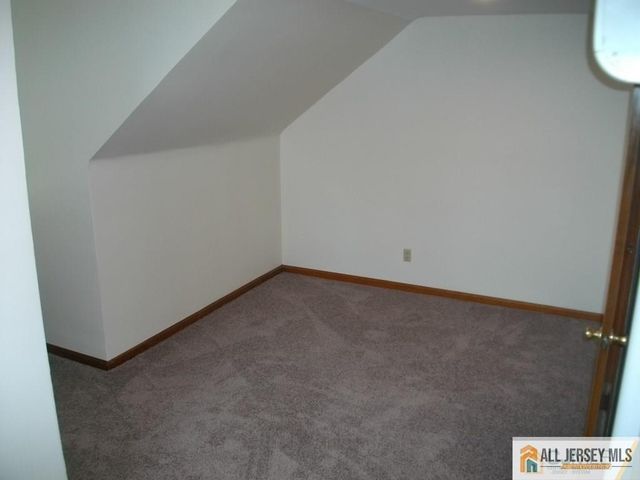 6 Linwood Place, North Brunswick, NJ 08902