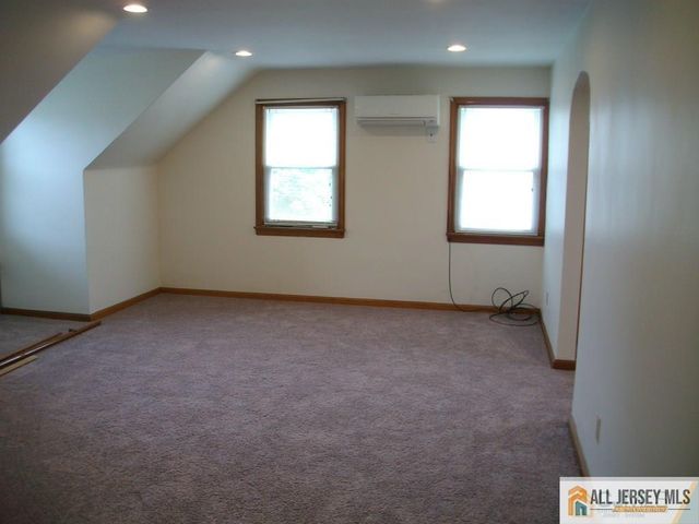 6 Linwood Place, North Brunswick, NJ 08902