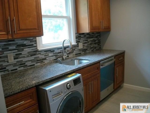 6 Linwood Place, North Brunswick, NJ 08902