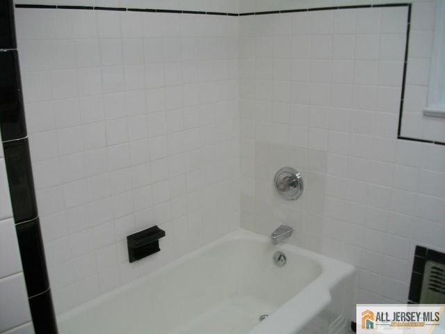 6 Linwood Place, North Brunswick, NJ 08902