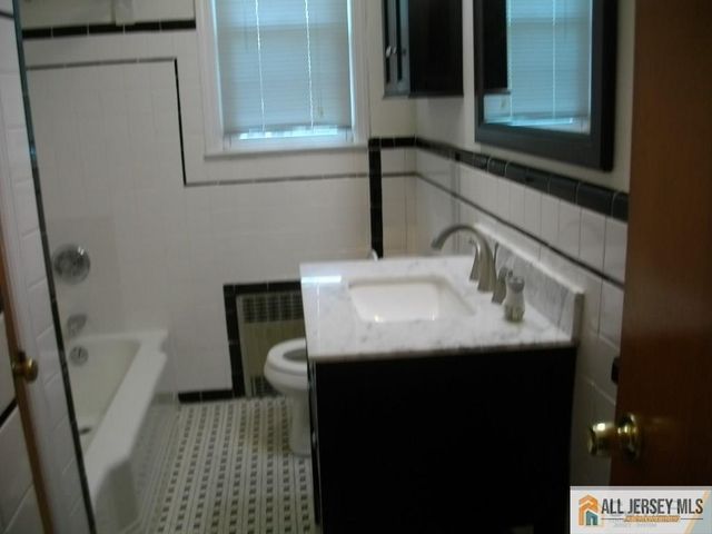 6 Linwood Place, North Brunswick, NJ 08902