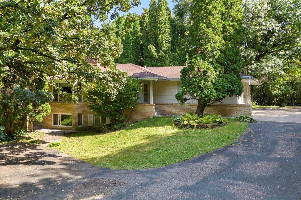 3430 Glenarden Road, Arden Hills, MN 55112