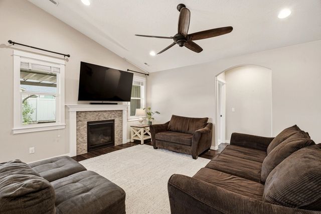 716 Osprey Dr, Cheney, WA 99004