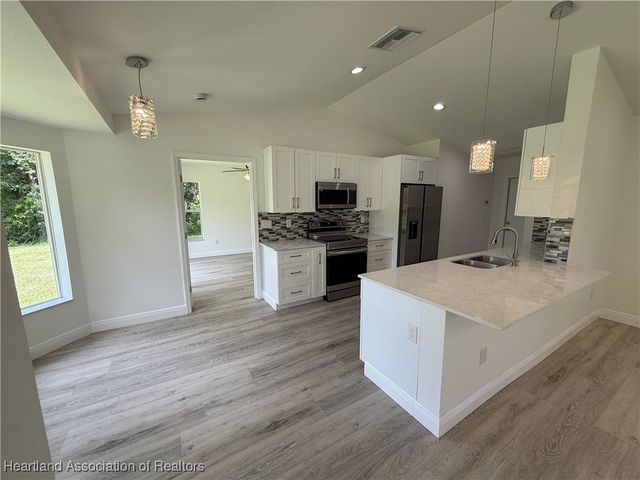 229 Sunbeam Avenue, Lake Placid, FL 33852