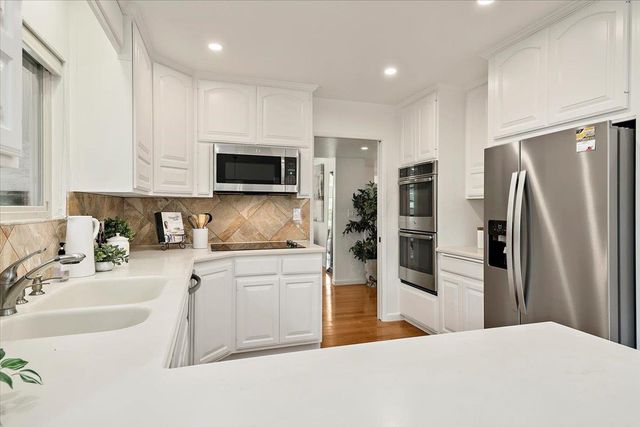 216 Montclair Road, Los Gatos, CA 95032