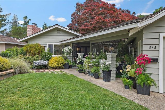 216 Montclair Road, Los Gatos, CA 95032