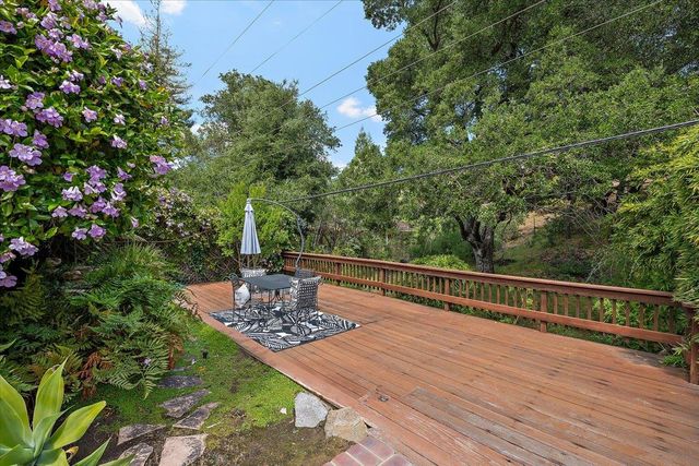 216 Montclair Road, Los Gatos, CA 95032