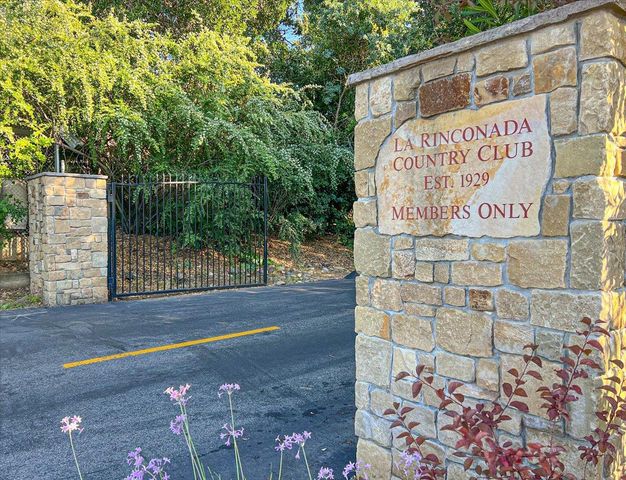 216 Montclair Road, Los Gatos, CA 95032